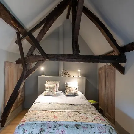 Les Chemins De Censes Holiday home Lombise