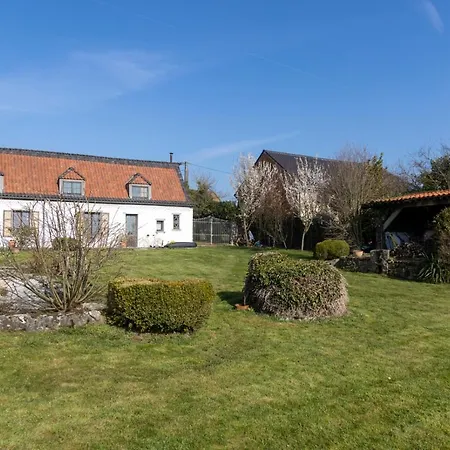 Les Chemins De Censes Holiday home Lombise
